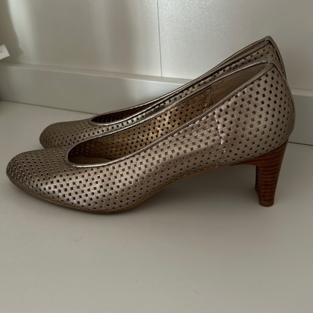Stuart Weitzman Silver-Gold Short Heels